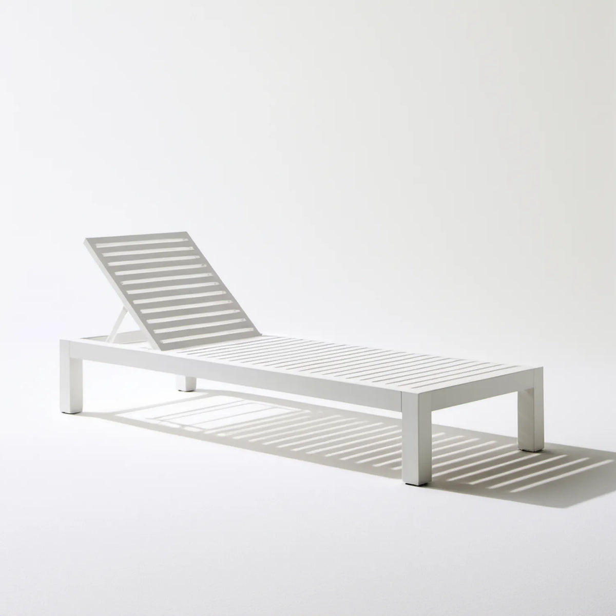 Regulowany leżak ogrodowy z aluminium, biały, 200 x 65 x 32 cm